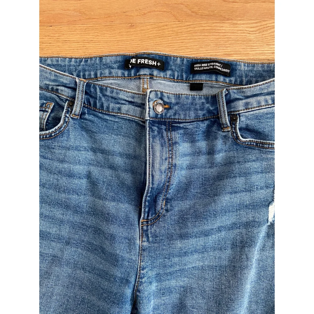 Joe Fresh Women’s Blue Distressed Straight Leg Jeans Size 18W - Picture 3 of 9